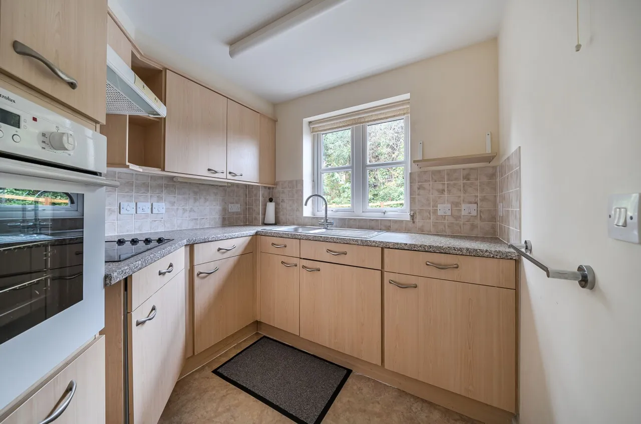 Tower Road, Radford Court, GU30, photo 3