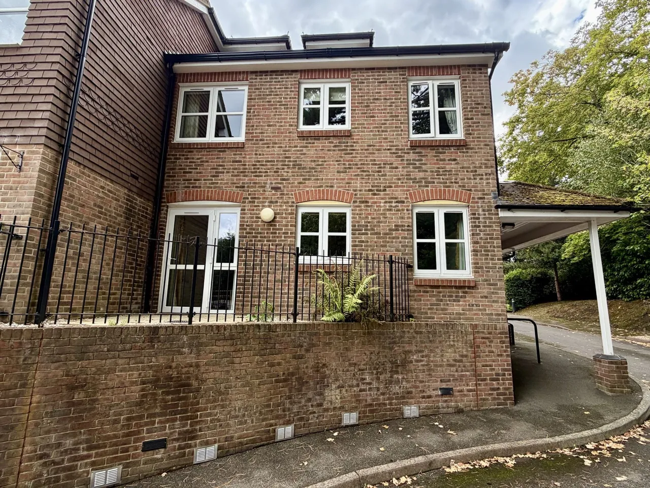 Tower Road, Radford Court, GU30, photo 11
