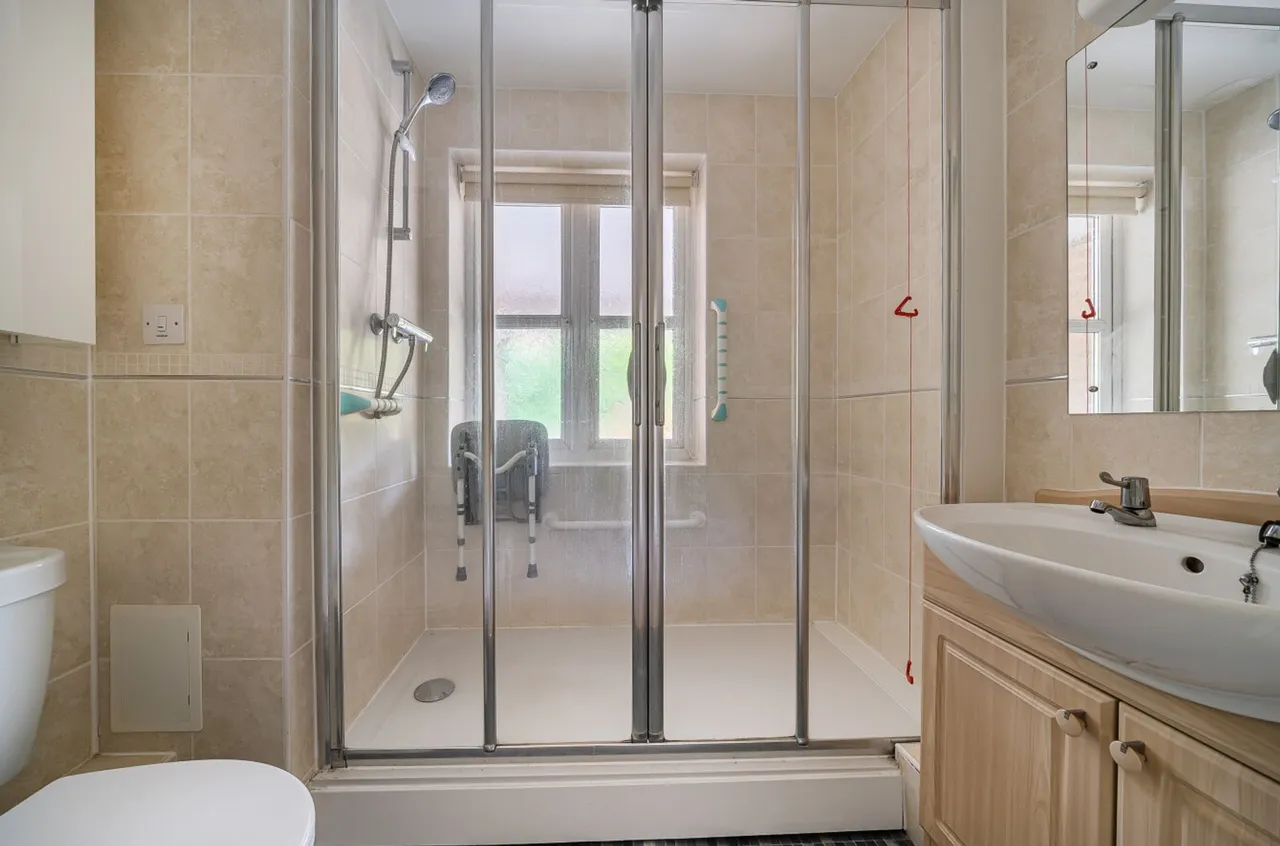 Tower Road, Radford Court, GU30, photo 7