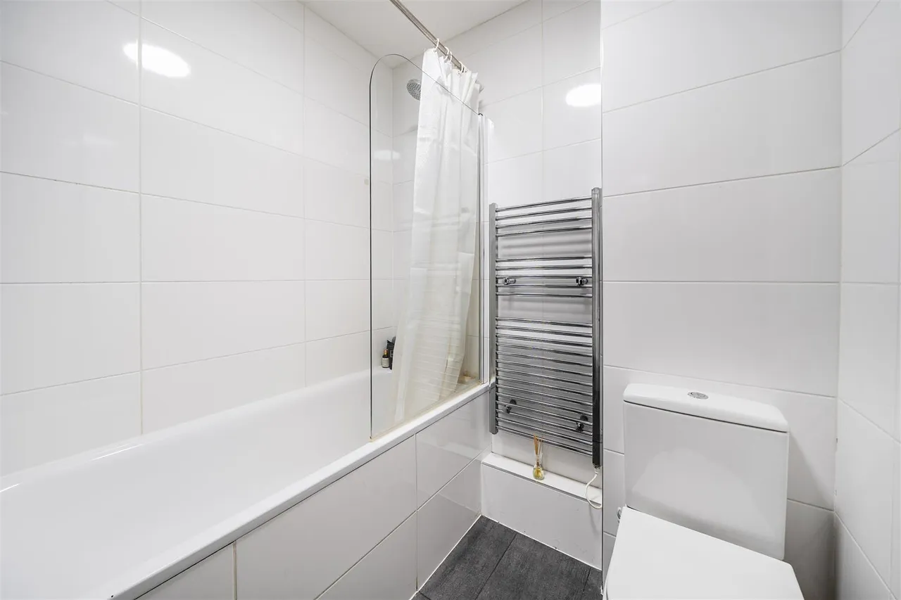 Carlton Avenue East, Wembley, photo 7