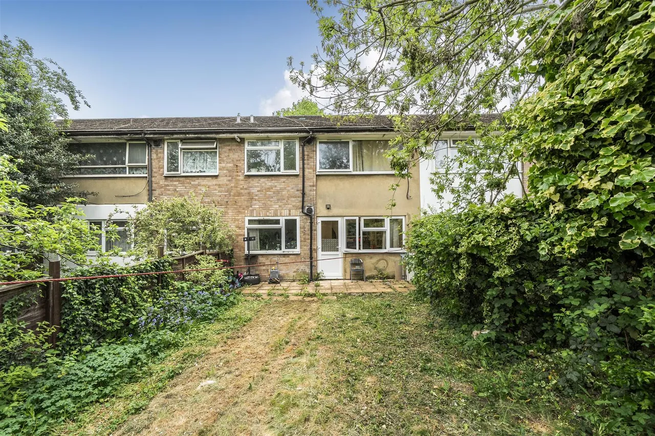 Carlton Avenue East, Wembley, photo 3