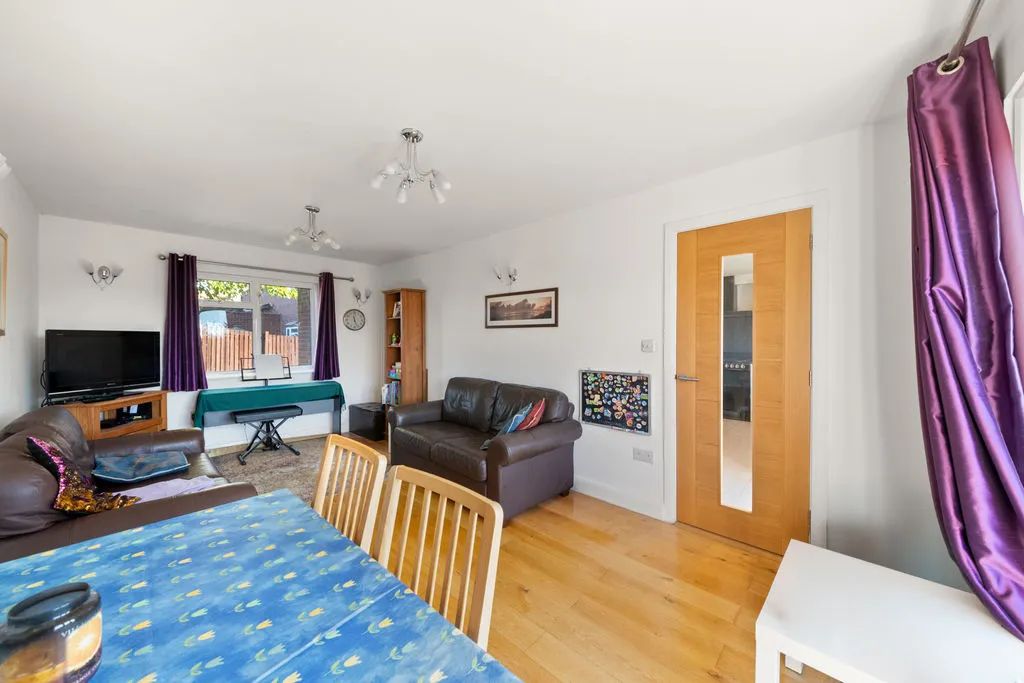 Lancaster Road, Northolt, UB5, photo 4
