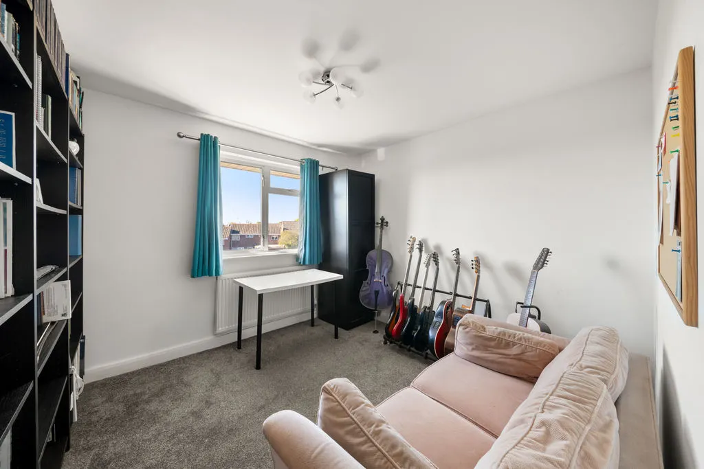 Lancaster Road, Northolt, UB5, photo 10