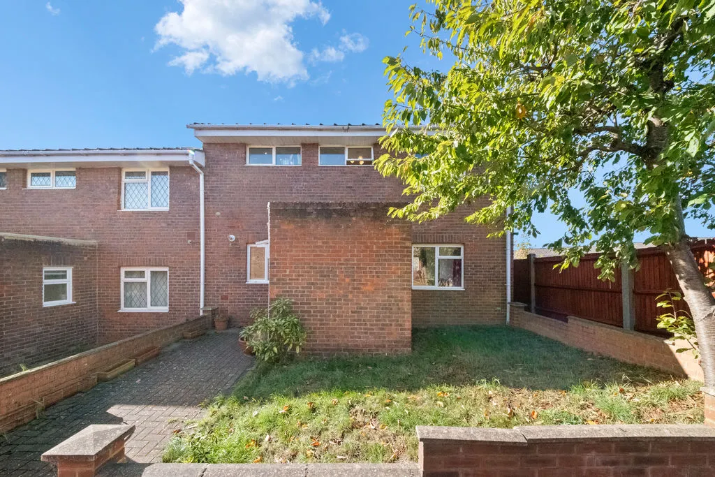 Lancaster Road, Northolt, UB5, photo 15