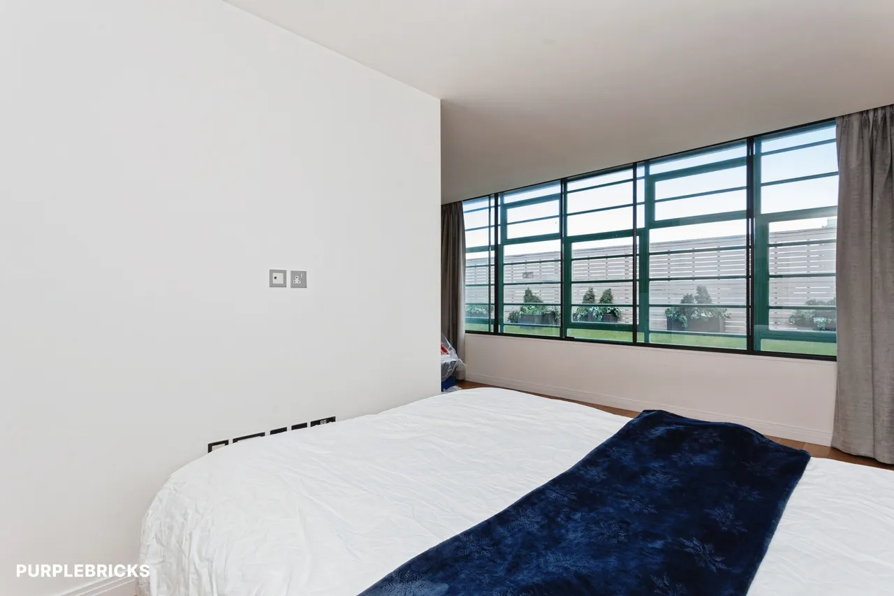 Western Avenue, Greenford, UB6, photo 14