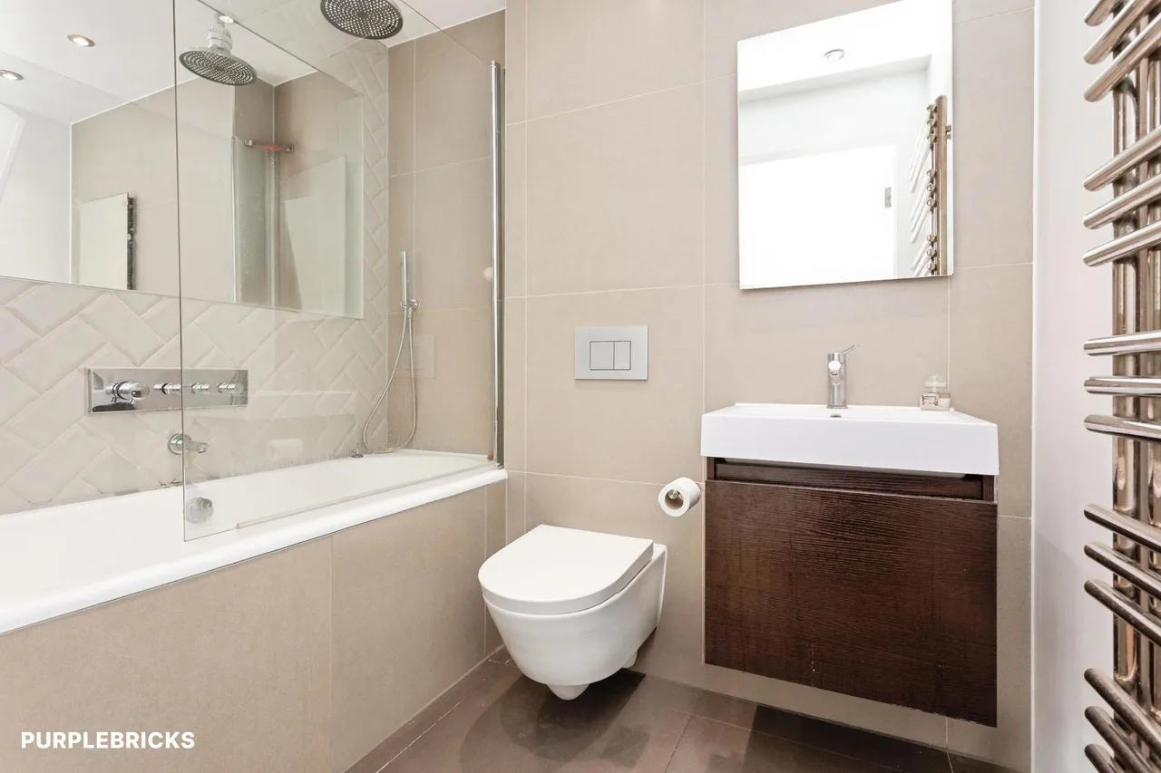Western Avenue, Greenford, UB6, photo 15