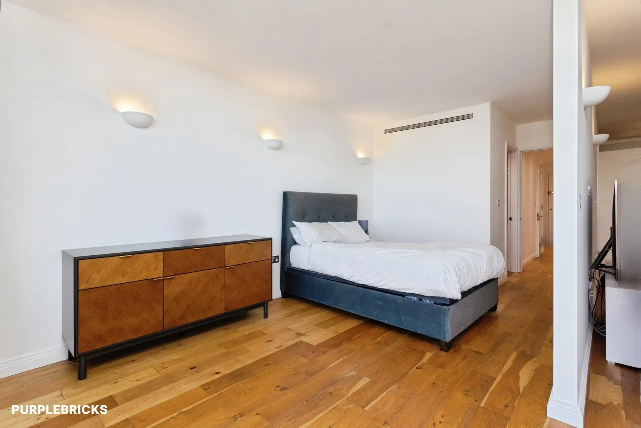 Western Avenue, Greenford, UB6, photo 17