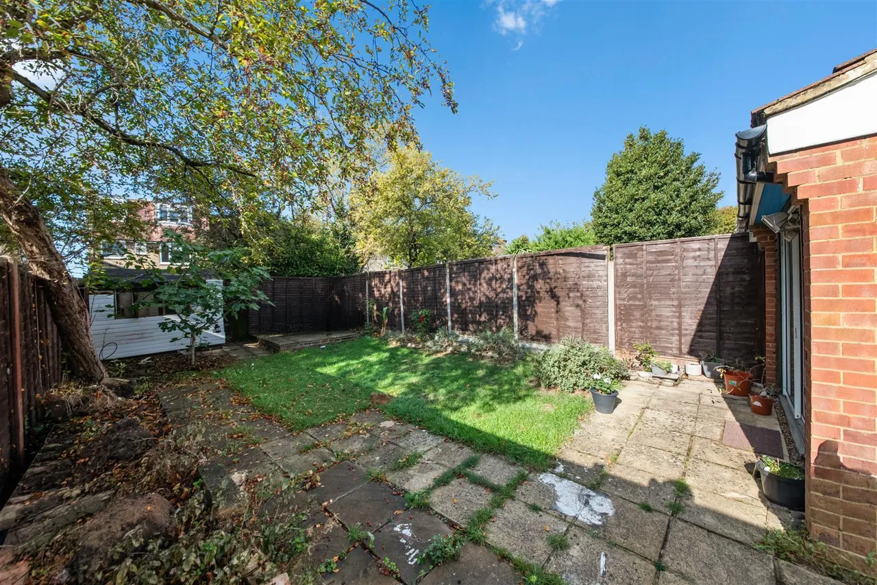Brambles Farm Drive, Uxbridge, photo 11