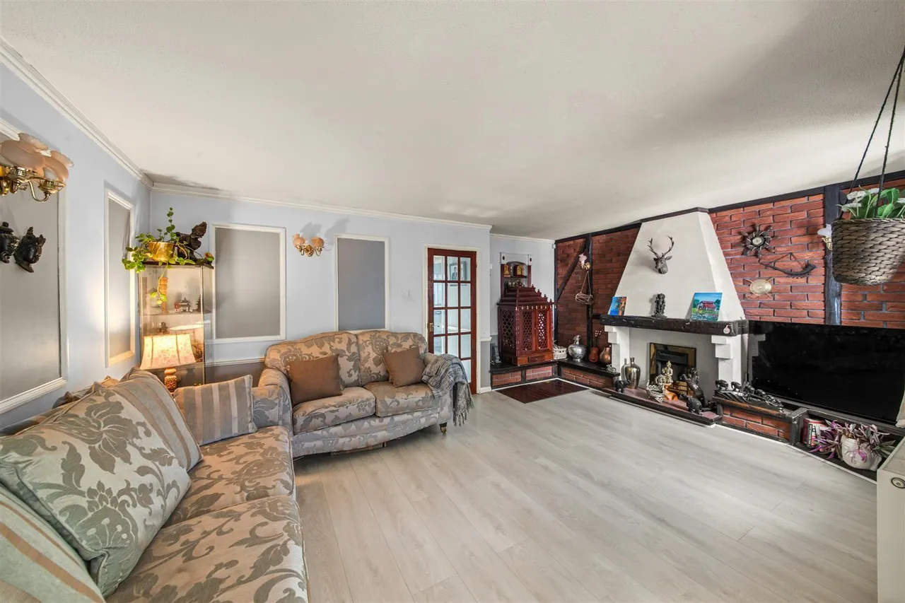Brambles Farm Drive, Uxbridge, photo 2