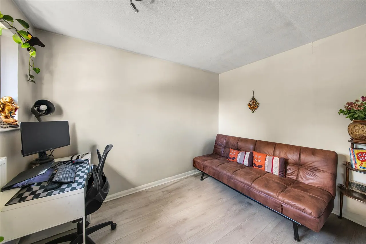 Brambles Farm Drive, Uxbridge, photo 16