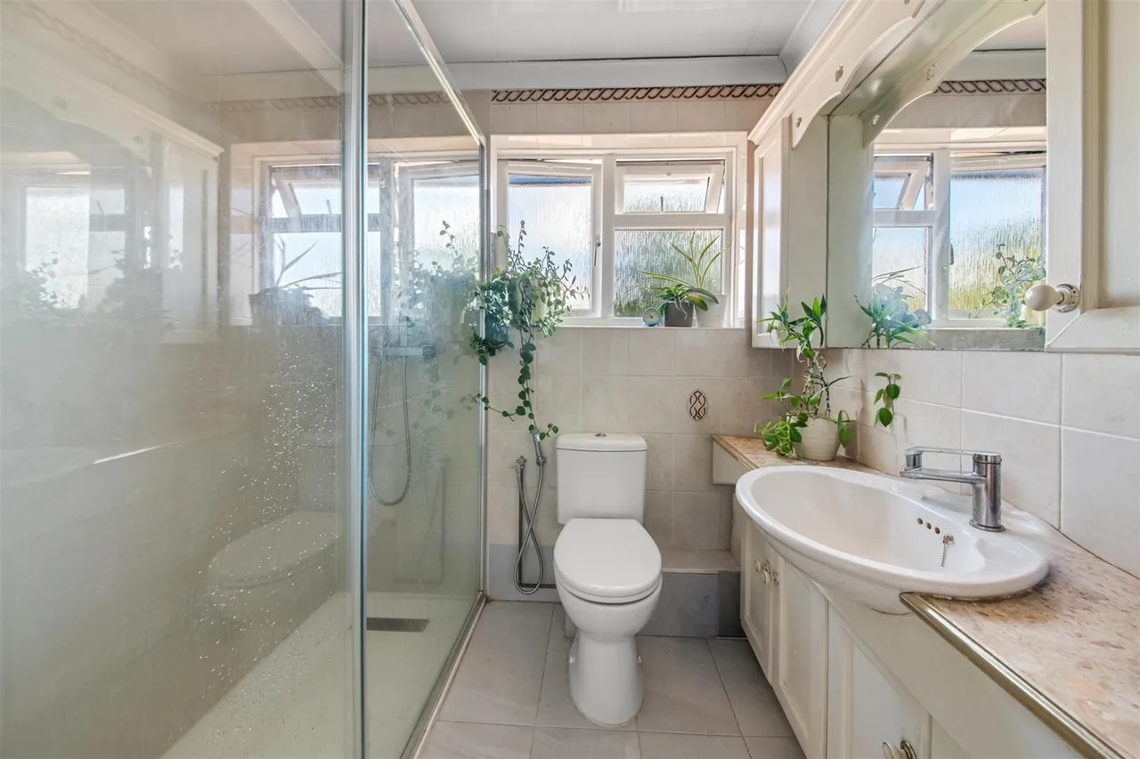 Brambles Farm Drive, Uxbridge, photo 15