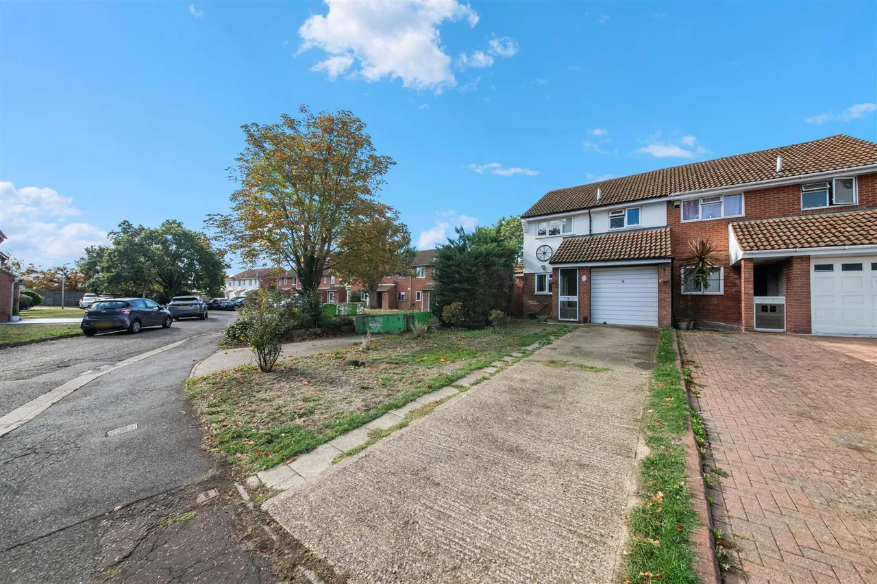 Brambles Farm Drive, Uxbridge, photo 17