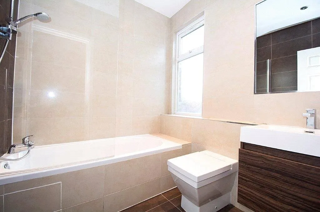 High Street, Walton-on-Thames, KT12, photo 5