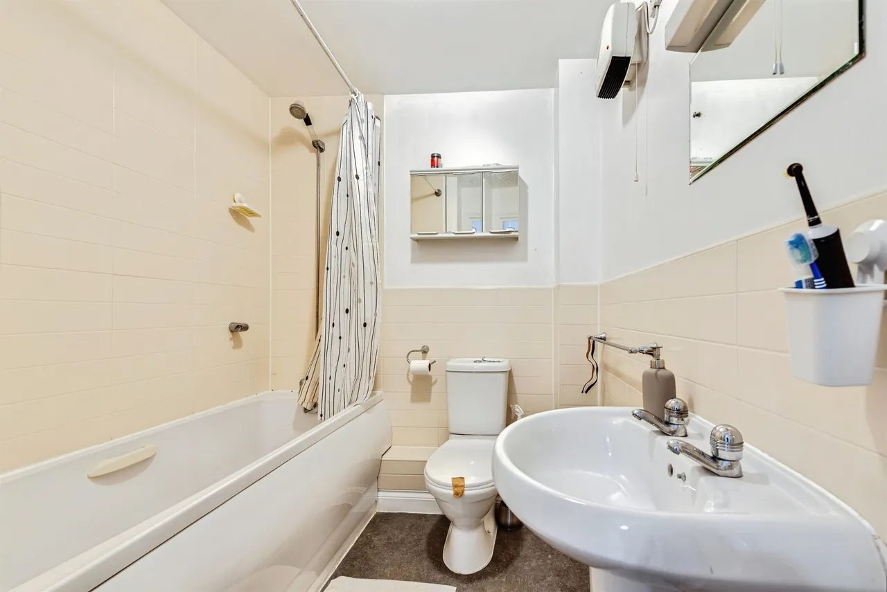 Beech Lane, Carterton, photo 8