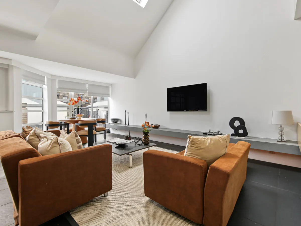 2 bed flat for sale, Westbourne Grove, London, W2
