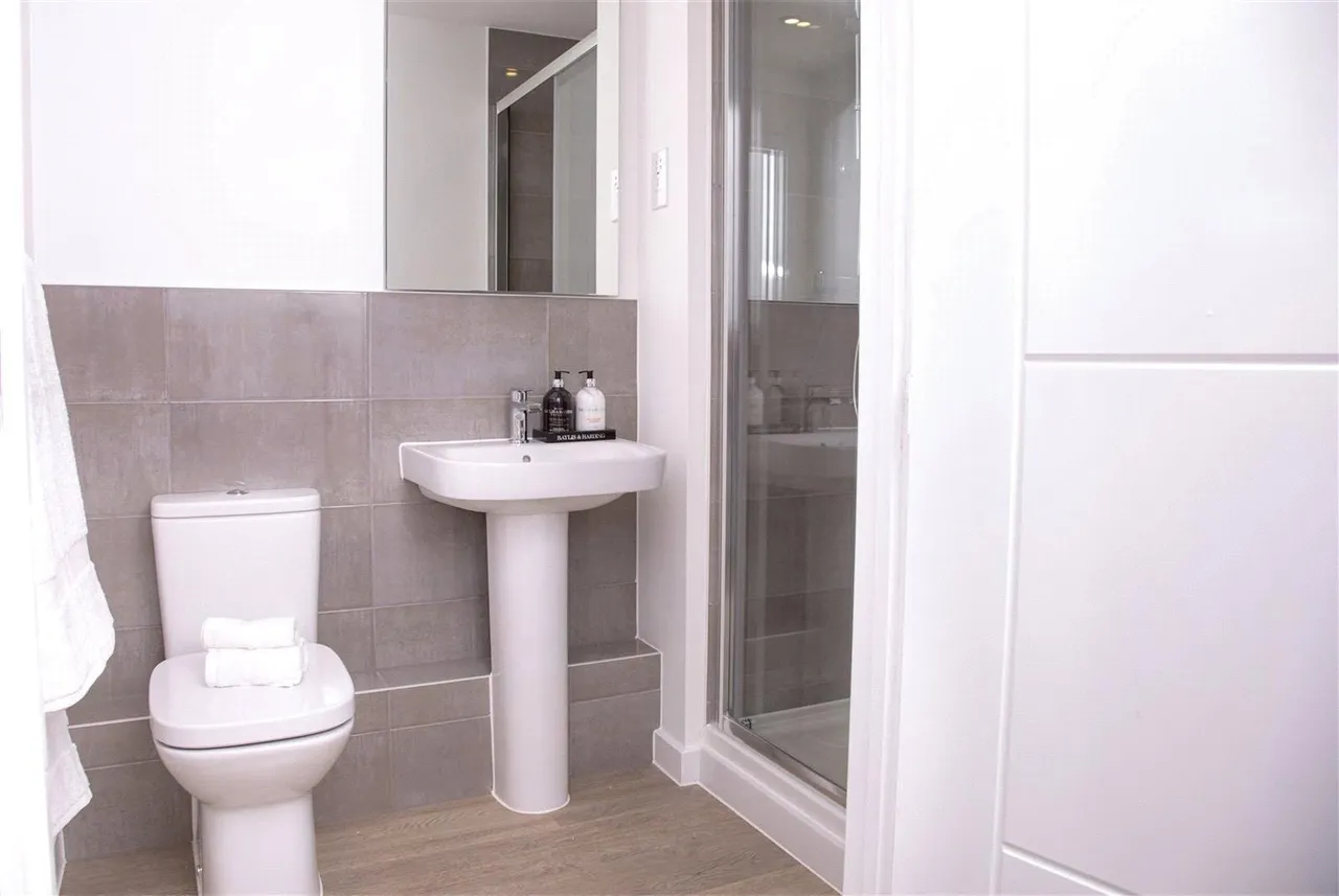 Nightingale Walk, Farnham, GU9, photo 7