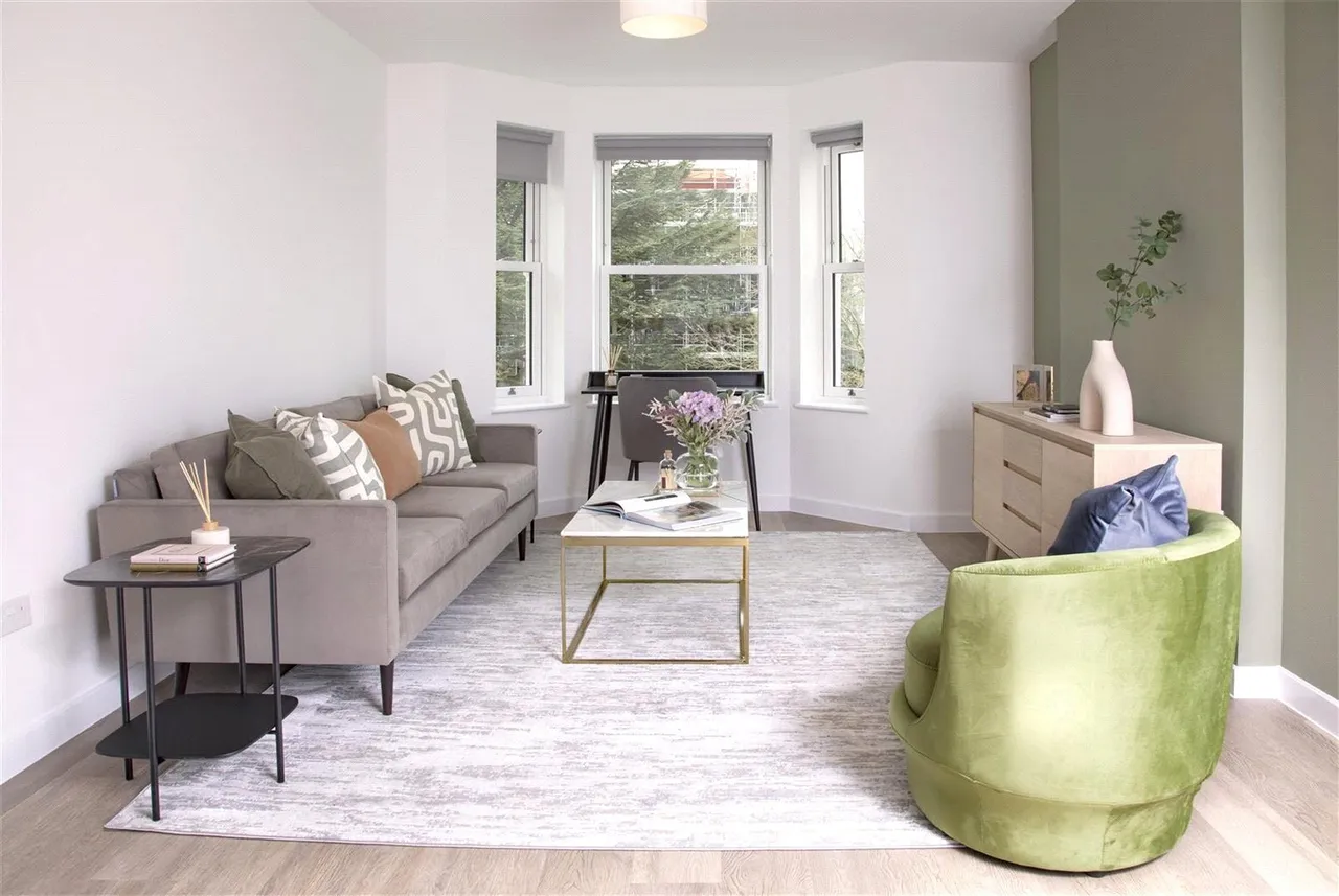 2 bed flat to rent, Nightingale Walk, Farnham, GU9