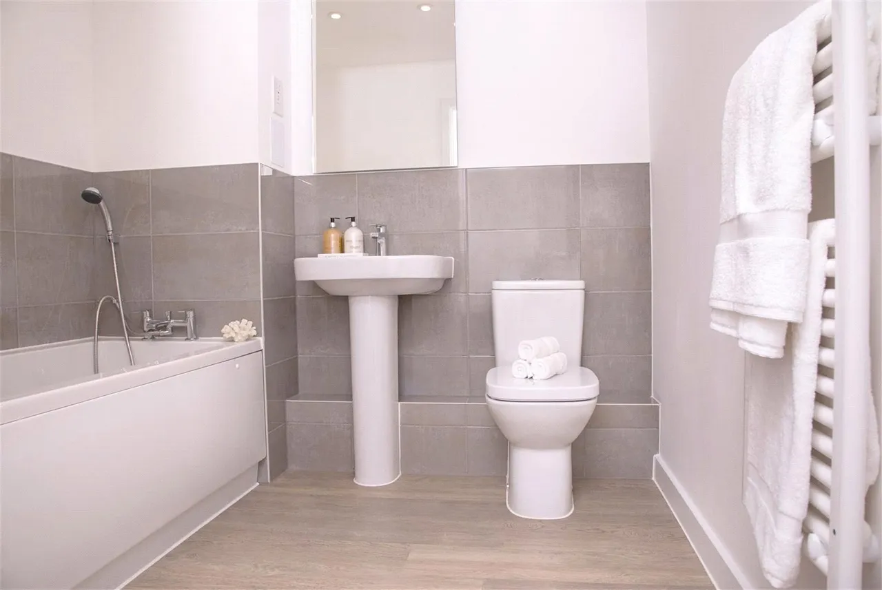 Nightingale Walk, Farnham, GU9, photo 6