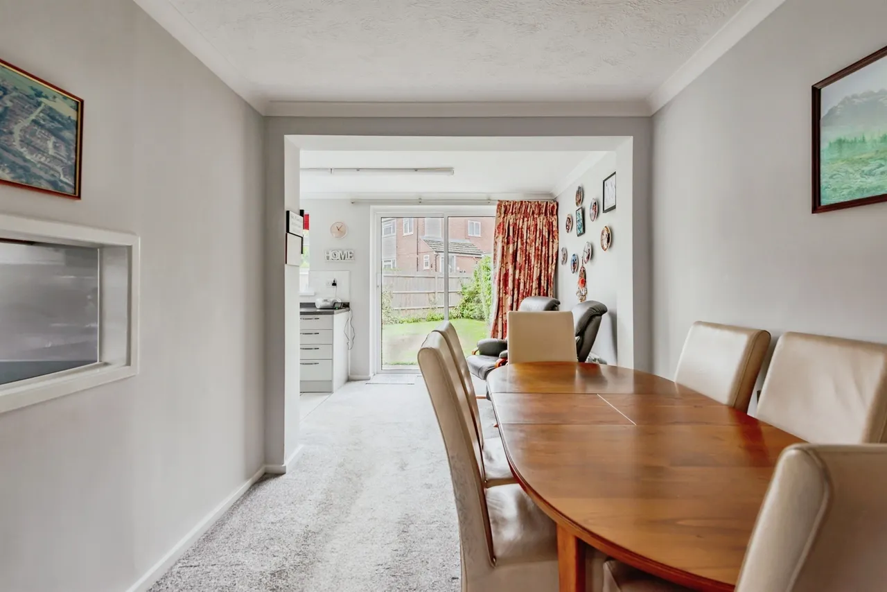 Jasmine Close, Redhill, photo 4