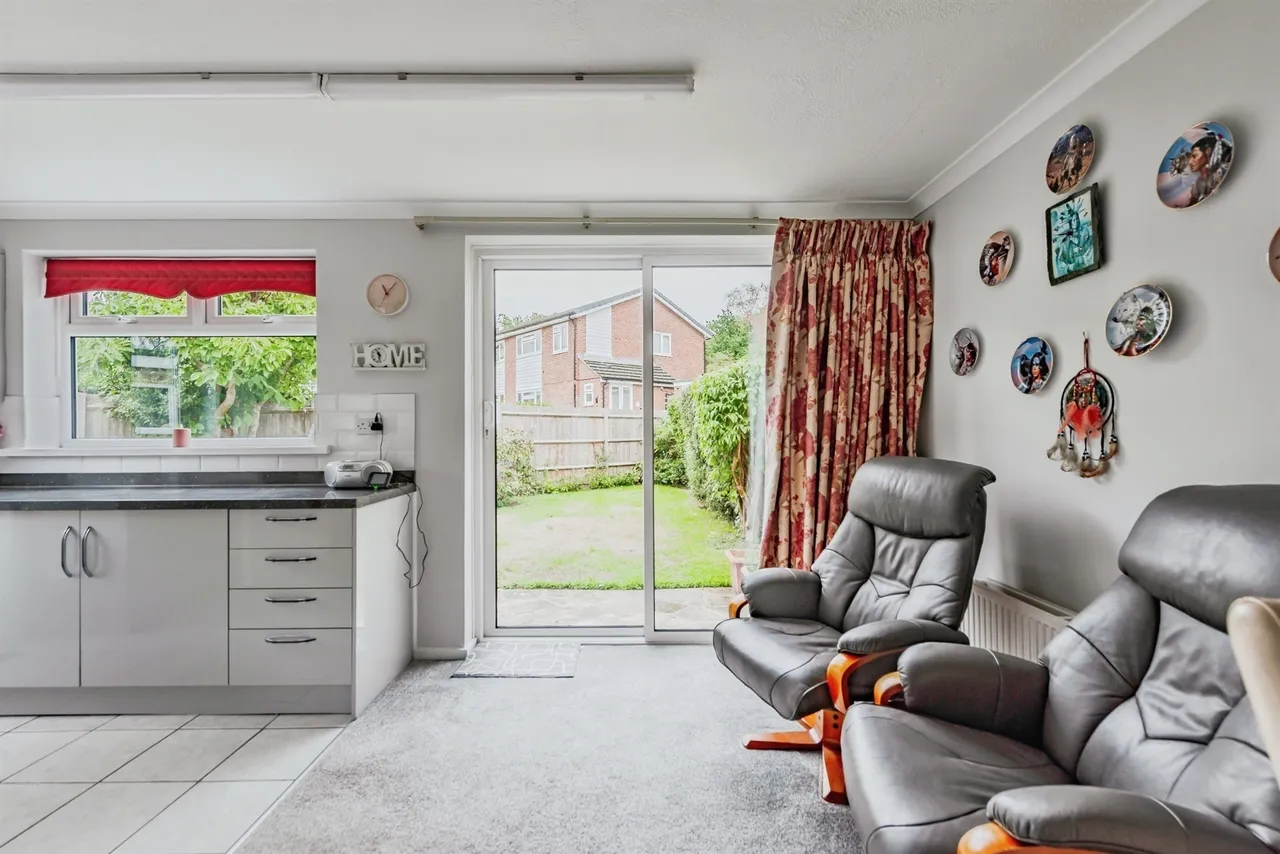 Jasmine Close, Redhill, photo 7