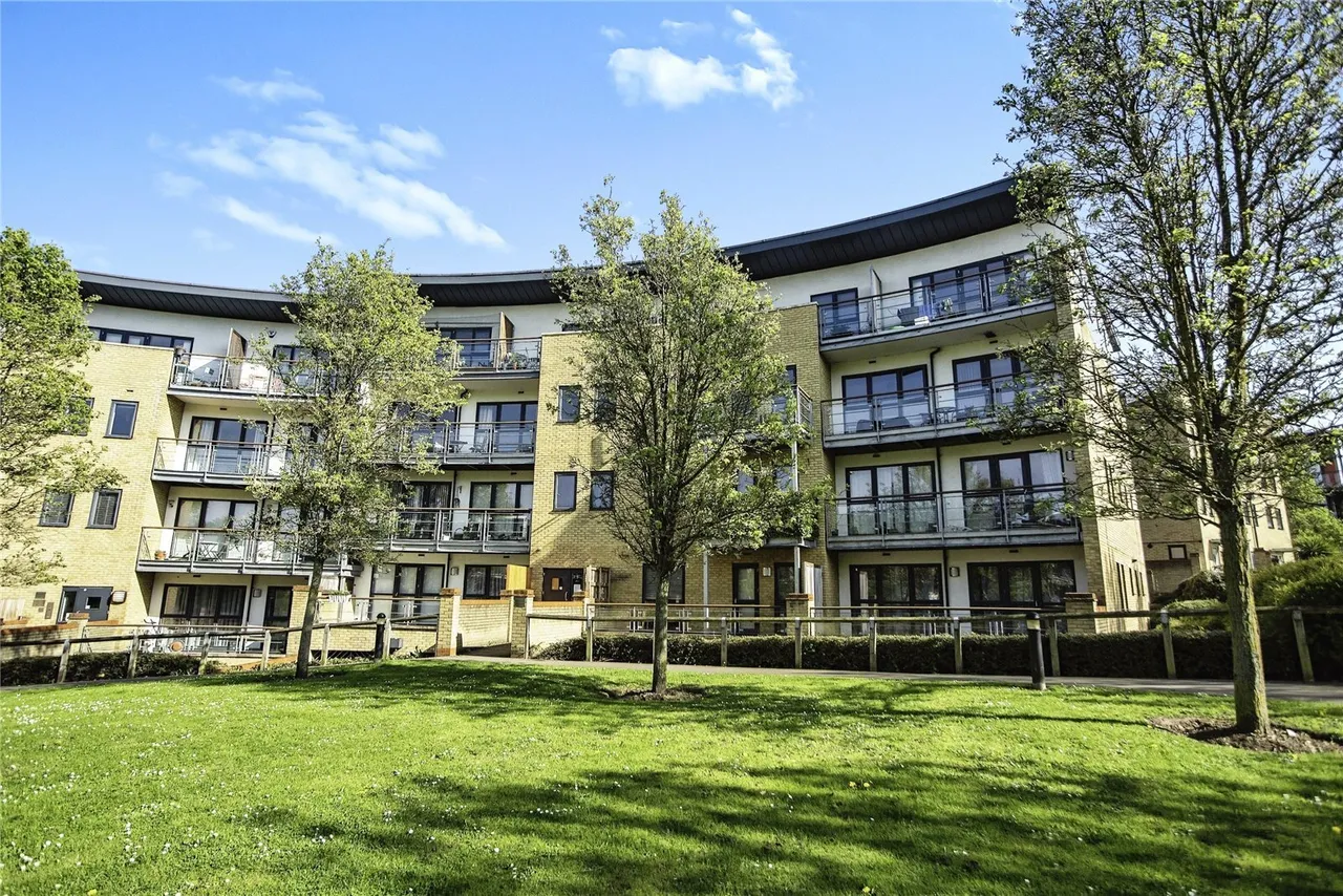 1 bed flat for sale, Redwing Crescent, Greenhithe, DA9