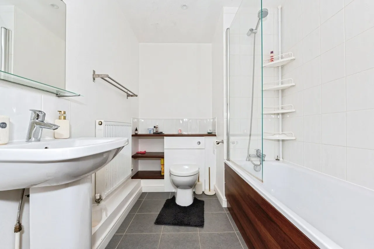 Redwing Crescent, Greenhithe, DA9, photo 7