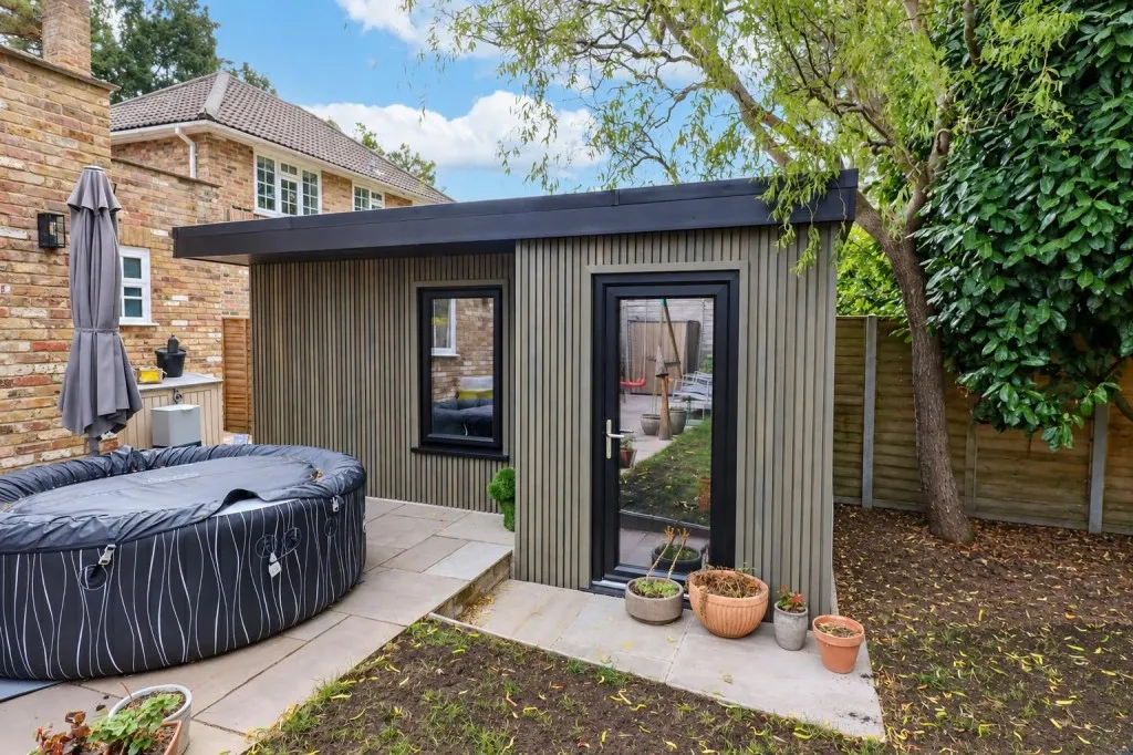 Adams Drive, Fleet, photo 23