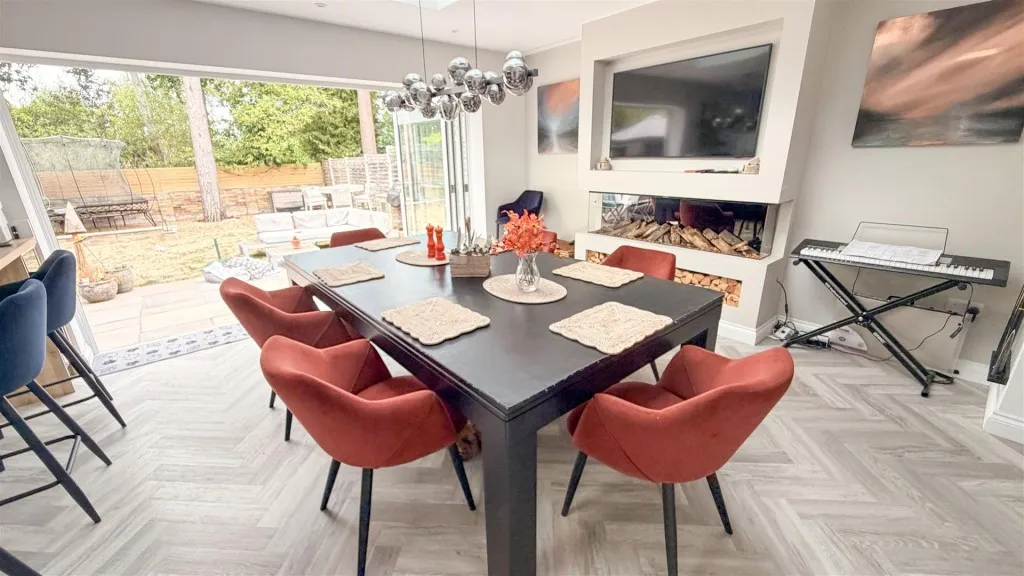 Adams Drive, Fleet, photo 6