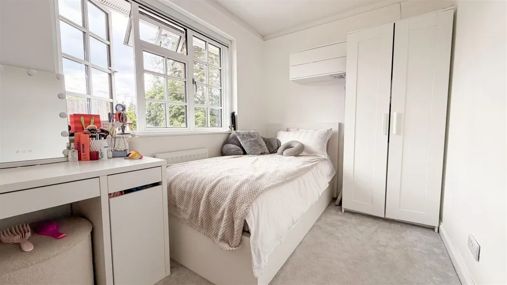Adams Drive, Fleet, photo 17