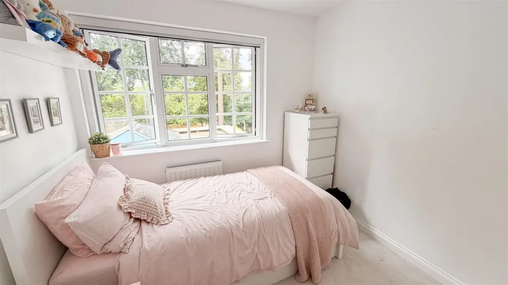 Adams Drive, Fleet, photo 15