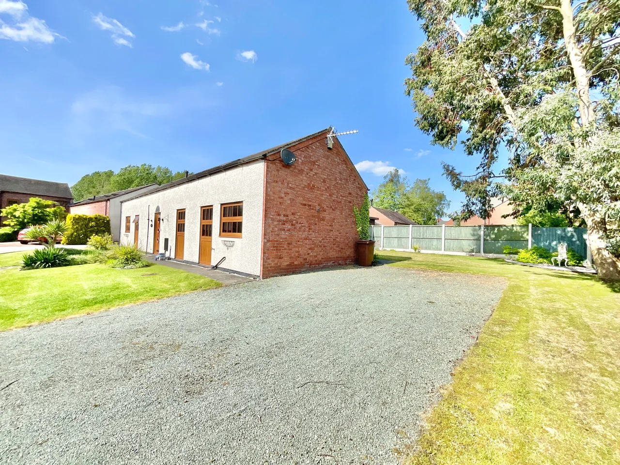 Lakesedge, Stone, ST15, photo 17