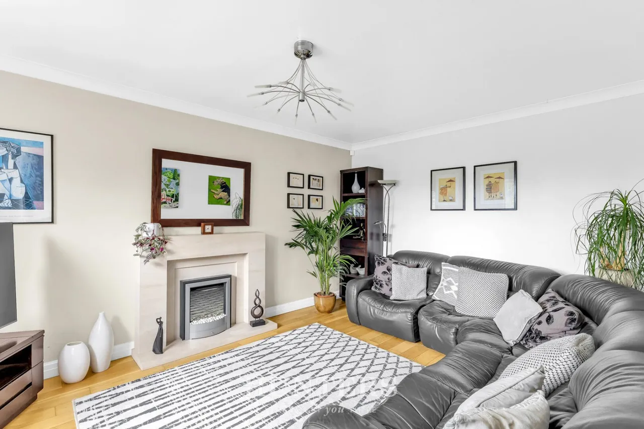 Wentworth Close, Middleton, M24, photo 12
