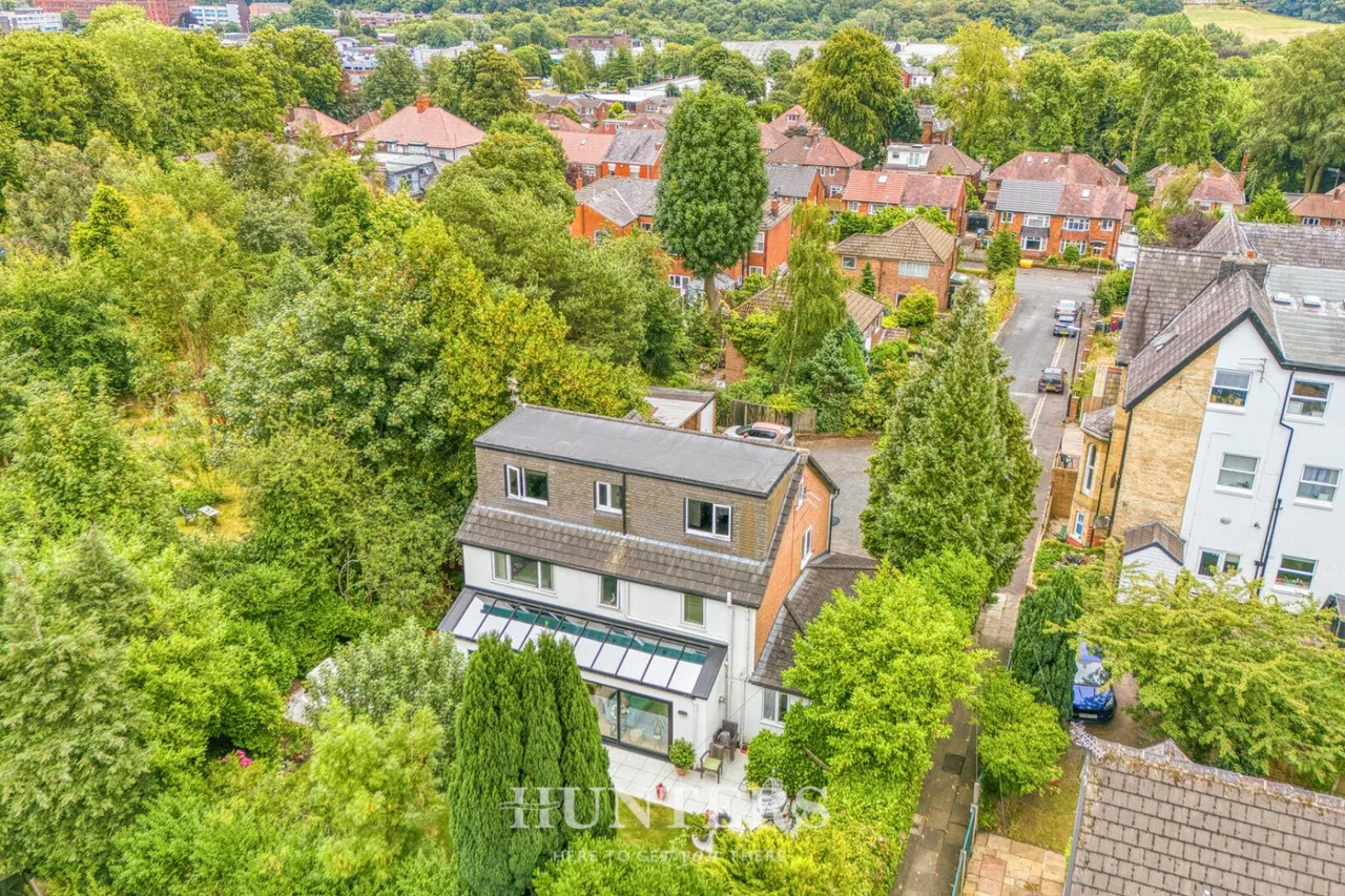 5 bed house for sale, Wentworth Close, Middleton, M24