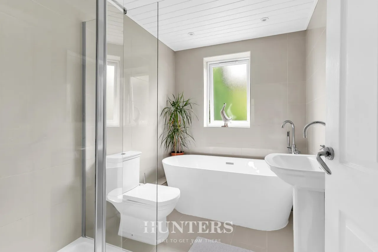 Wentworth Close, Middleton, M24, photo 29