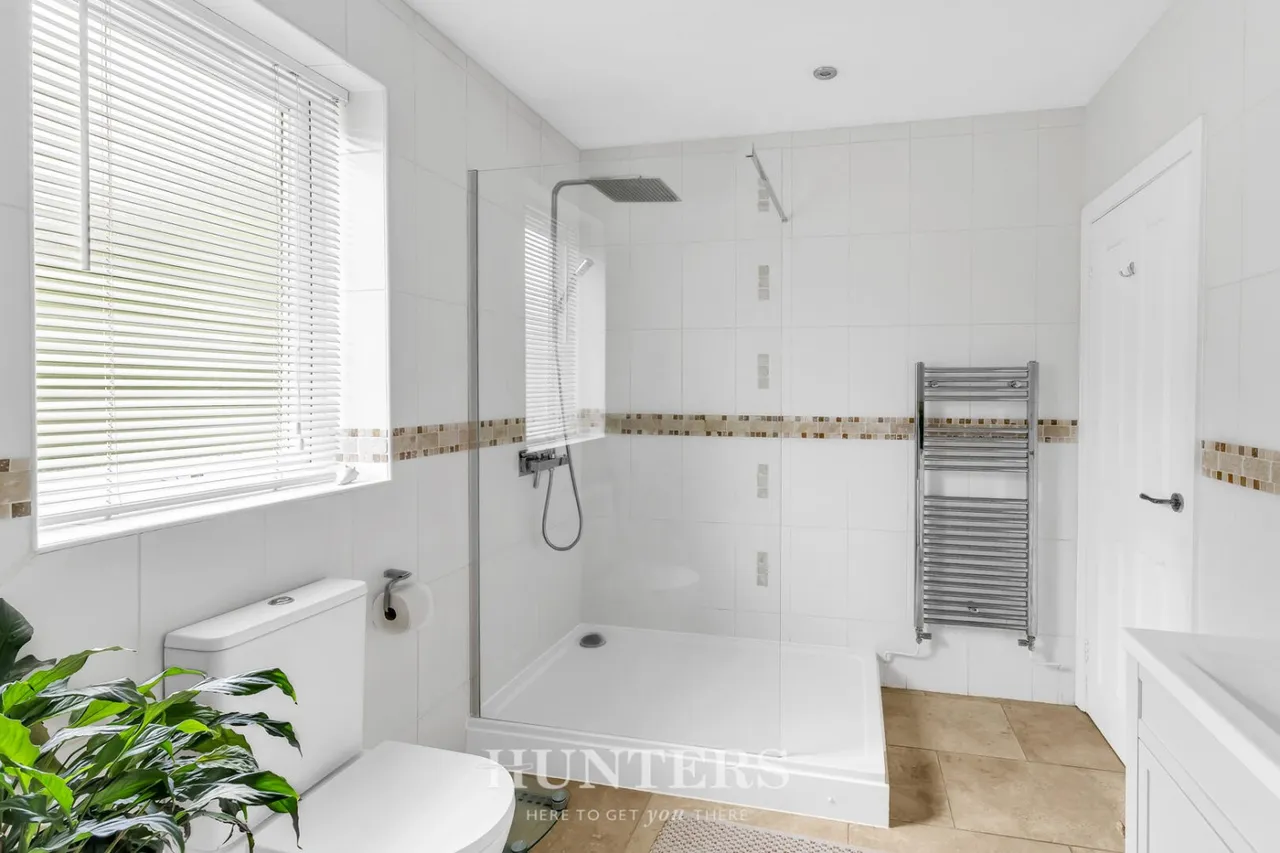 Wentworth Close, Middleton, M24, photo 32