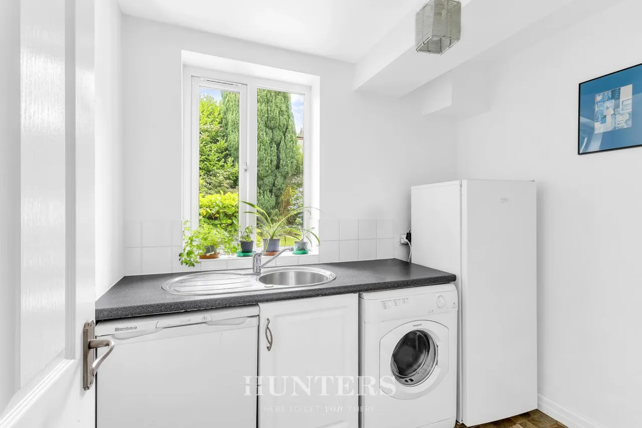 Wentworth Close, Middleton, M24, photo 15