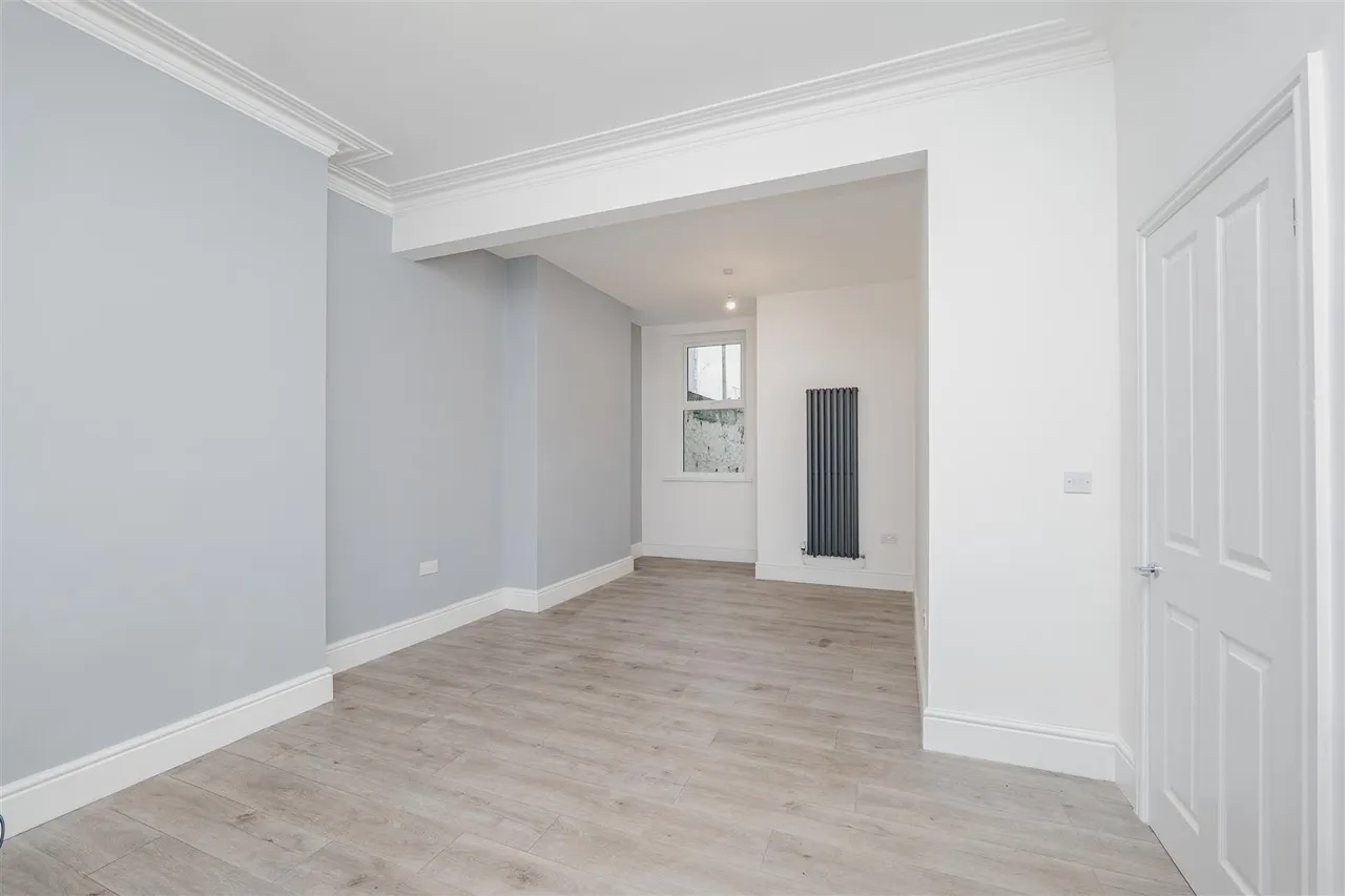 Court Road, Barry, CF63 4EW, photo 3