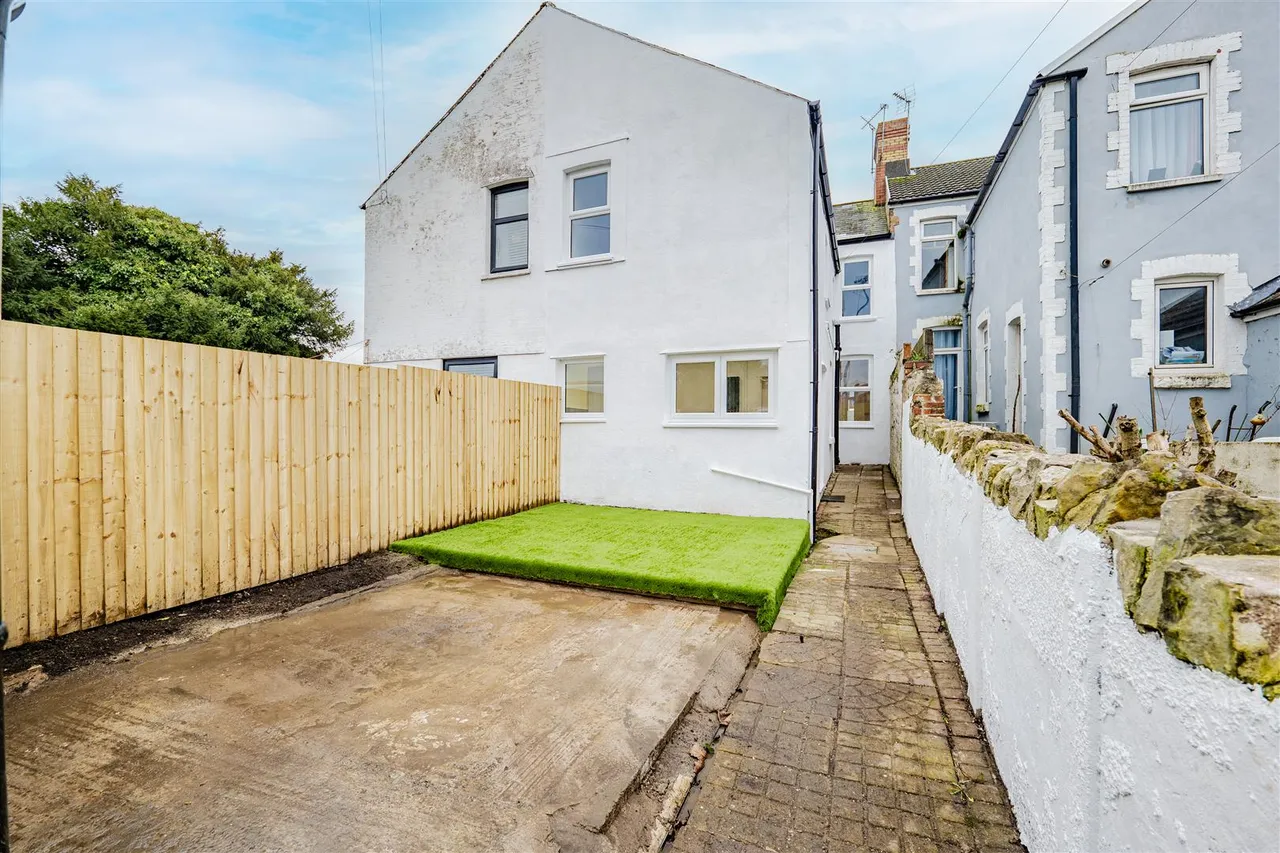 Court Road, Barry, CF63 4EW, photo 27