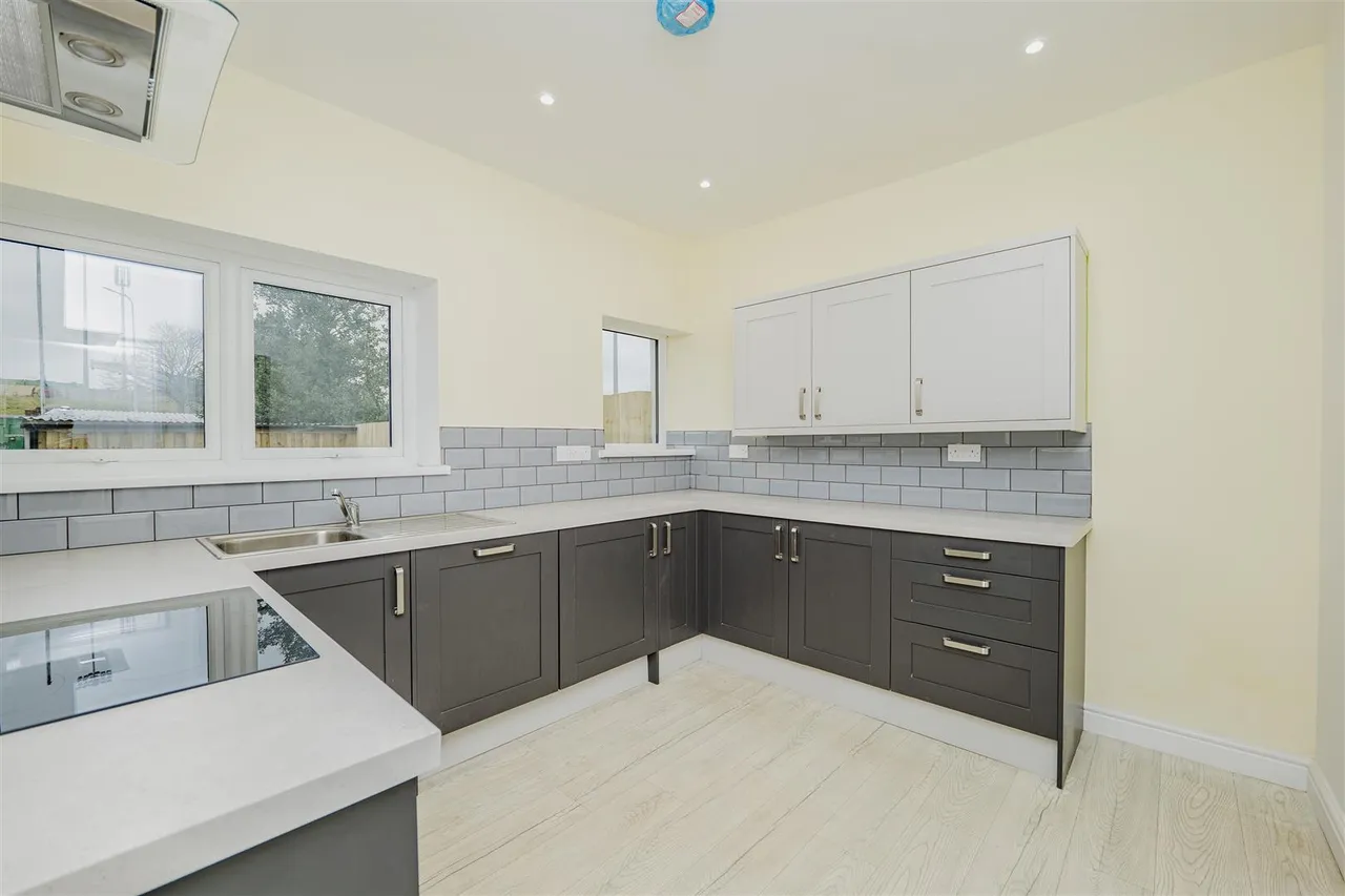 Court Road, Barry, CF63 4EW, photo 4