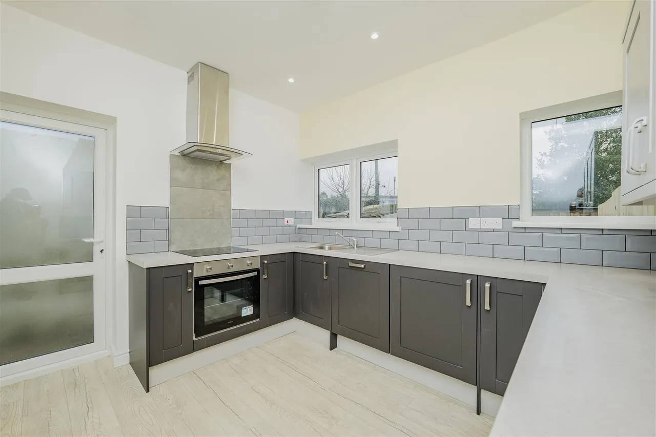 Court Road, Barry, CF63 4EW, photo 11