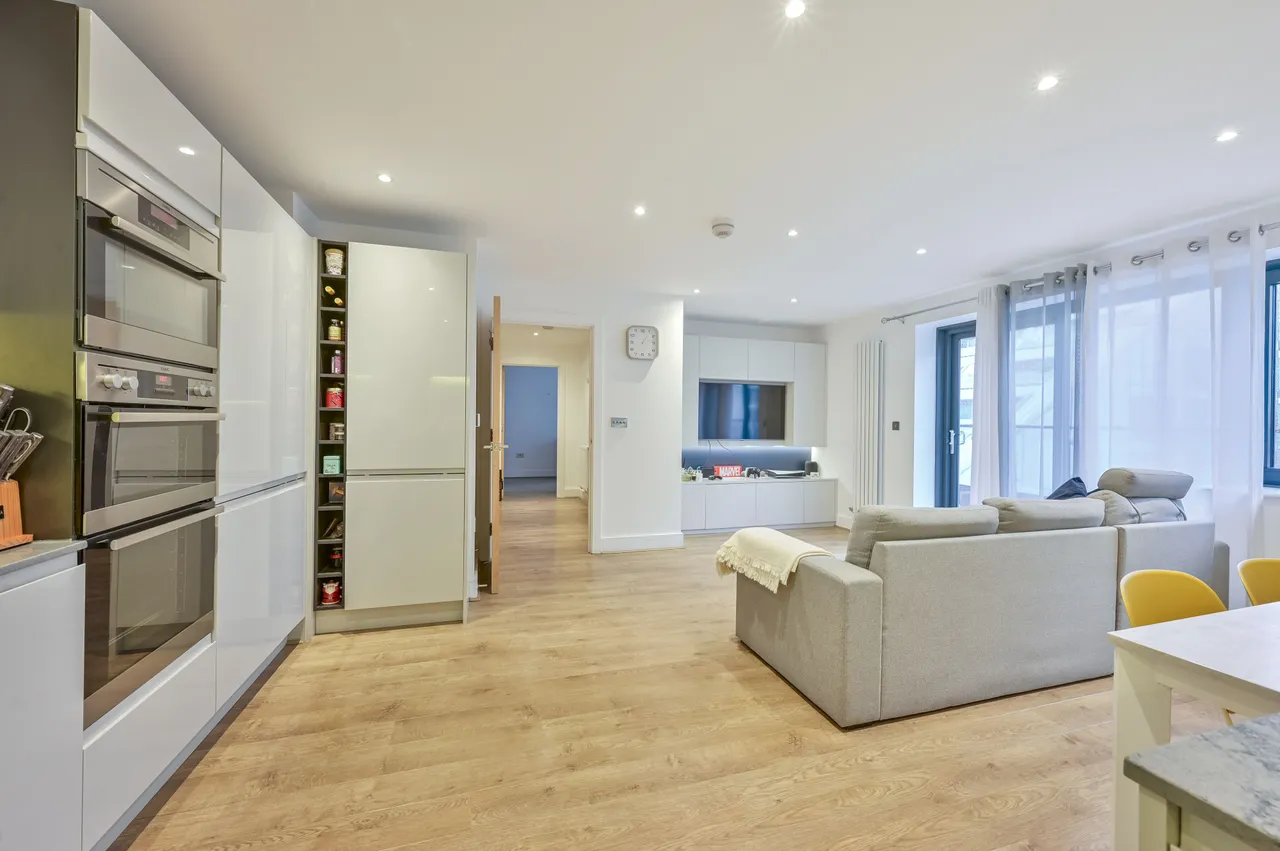 Apartment 29, 23 Osiers Road, London, photo 11