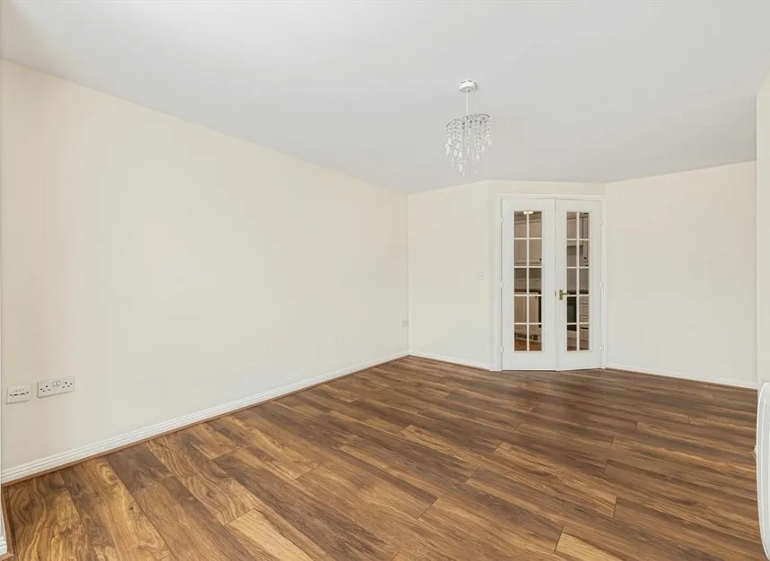 Newcombe Gardens, Hounslow, TW4, photo 3