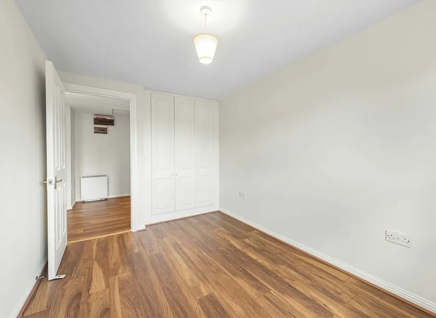 Newcombe Gardens, Hounslow, TW4, photo 6