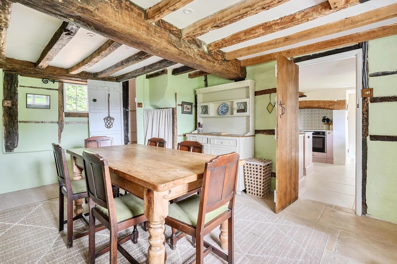 Heddington, Calne, SN11, photo 9