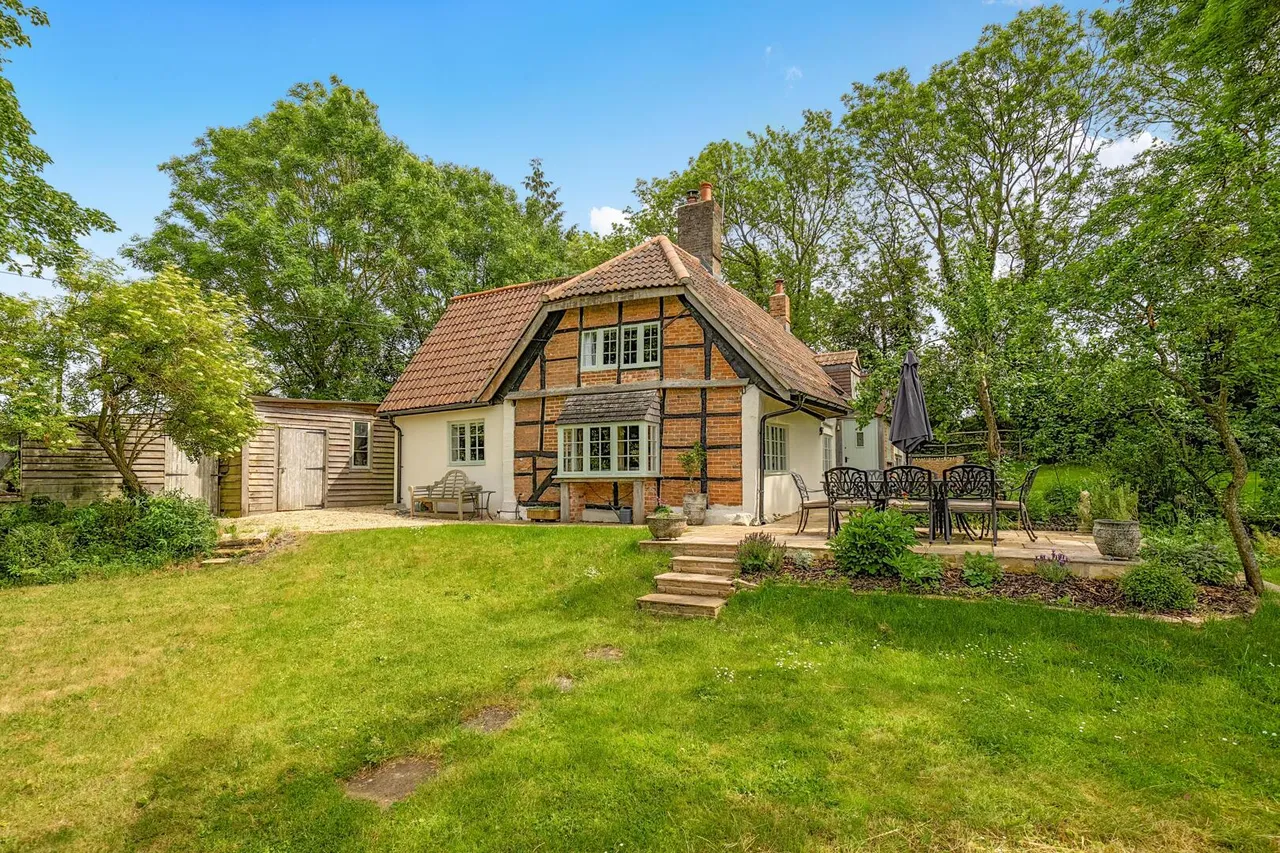 4 bed house for sale, Heddington, Calne, SN11