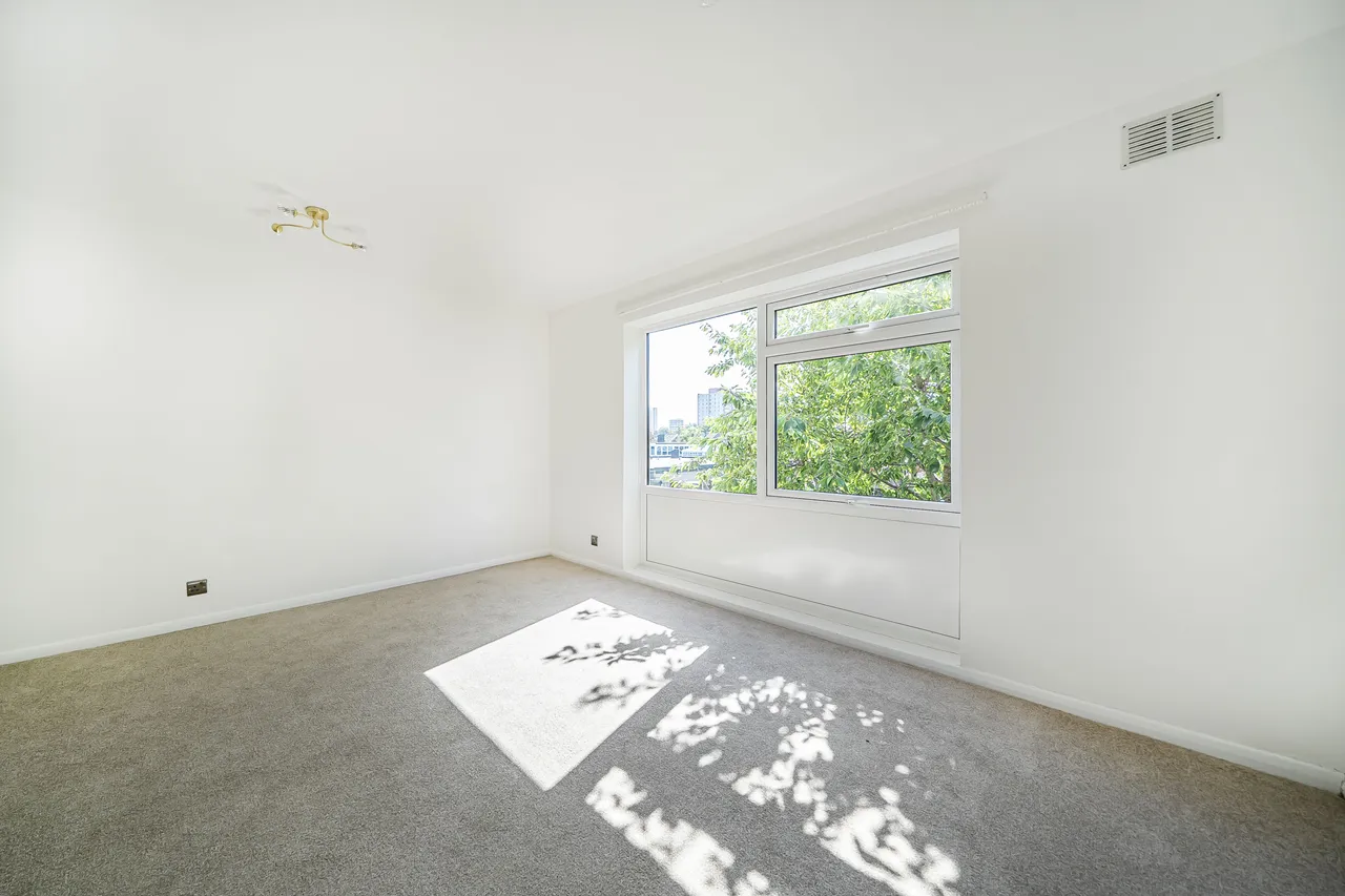Flat 6, Plasel Court, Pawsey Close, London, photo 5