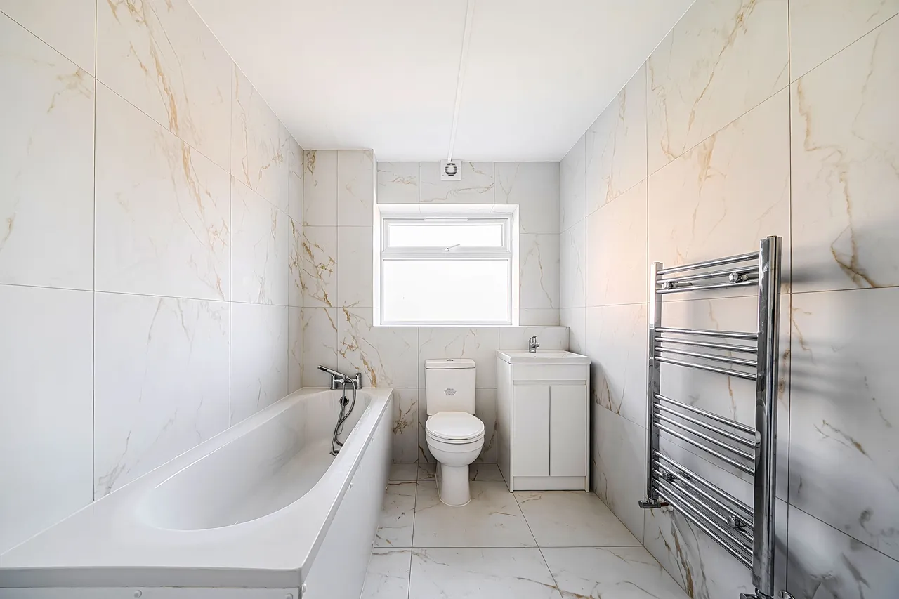 Flat 6, Plasel Court, Pawsey Close, London, photo 3