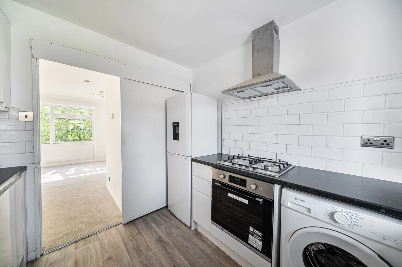 Flat 6, Plasel Court, Pawsey Close, London, photo 10