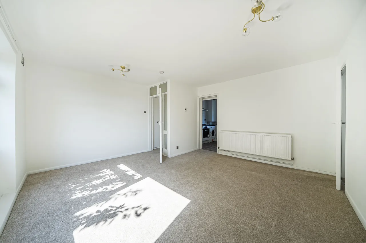 Flat 6, Plasel Court, Pawsey Close, London, photo 6