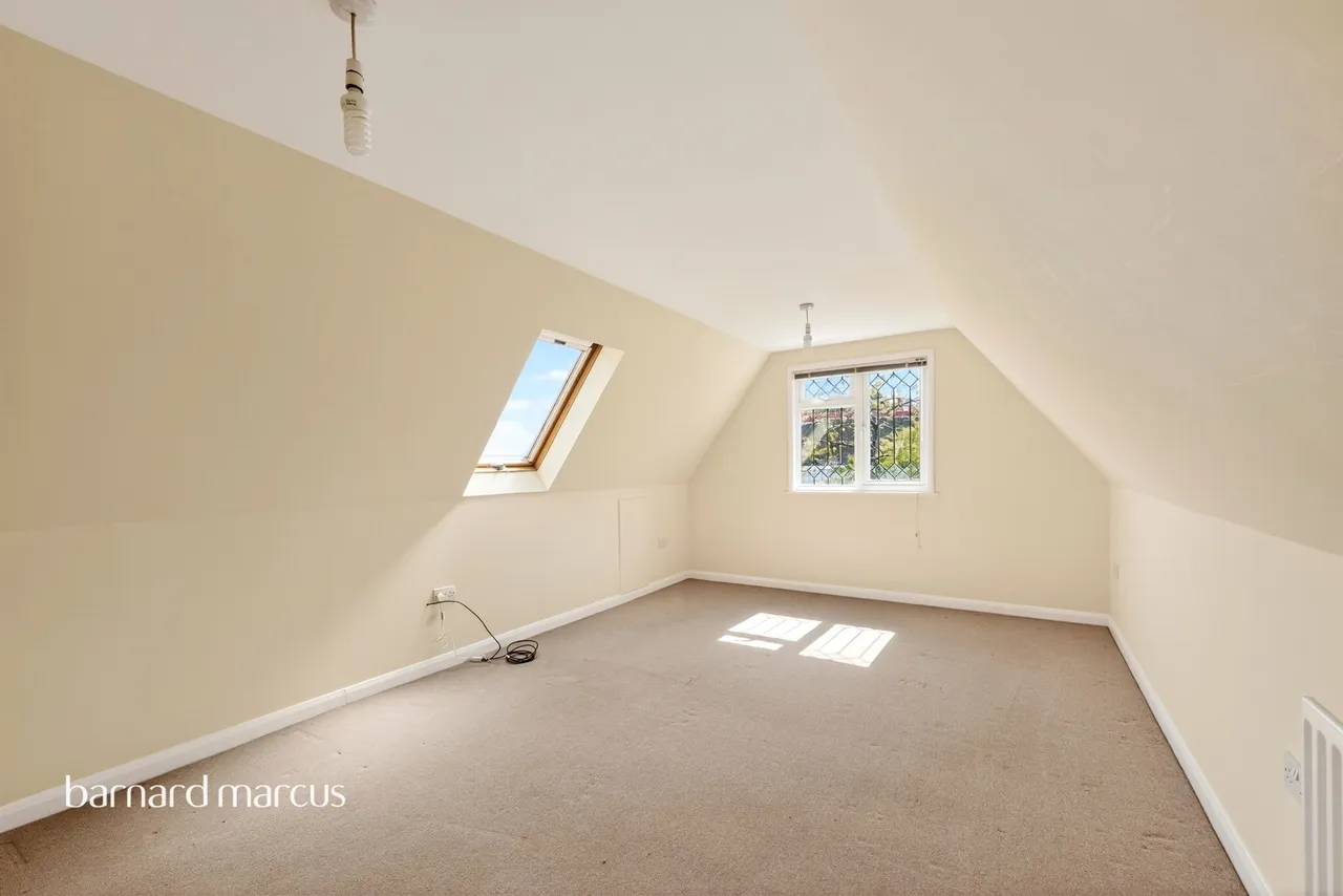 Persfield Close, Epsom, KT17, photo 6